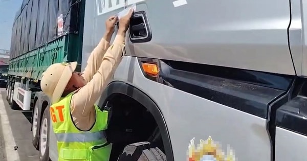 Xe đầu kéo '3 không' chạy trên cao tốc bị phạt 104 triệu đồng