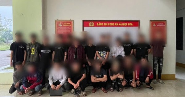 Từ mâu thuẫn đèn pha, 2 nhóm thanh niên mang hung khí hỗn chiến, 3 người nhập viện