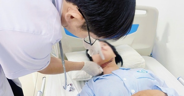 Nữ sinh bị dây điện quấn vào cổ trên đường đi học về