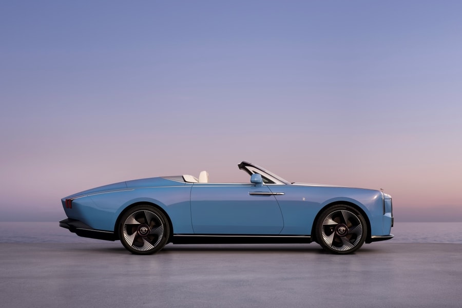 100 xe mui trần điện Rolls-Royce 250 tỷ đồng đã có khách 'chốt' trước khi ra mắt