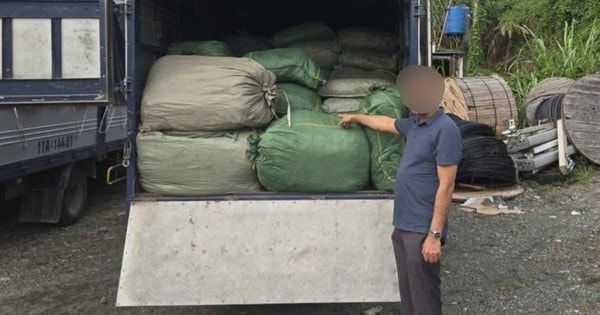 Tạm giữ xe chở hơn 2,6 tấn nguyên liệu thuốc lá không rõ nguồn gốc đang đi tiêu thụ