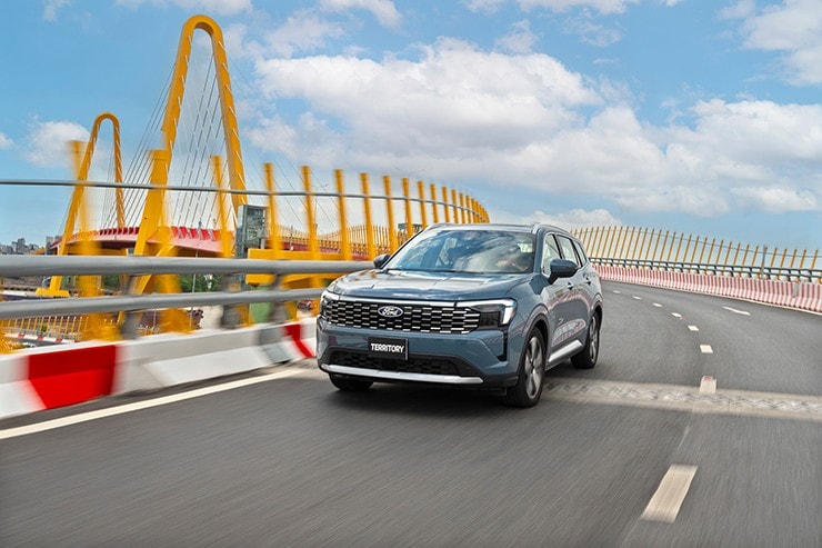 Ford Territory 2026: Giá lăn bánh tháng 4/2026 và đánh giá thông số chi tiết