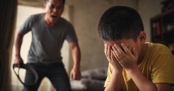Bố nghi đánh con tử vong ở Lào Cai: Khi 'dạy con' bằng đòn roi vượt lằn ranh