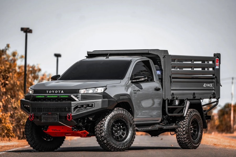 Bản độ Toyota Hilux thành xe ben tự đổ gây chú ý nhờ tính thực dụng