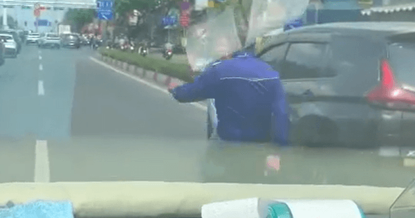 Công an TPHCM triệu tập 2 tài xế đánh nhau giữa đường Phạm Văn Đồng