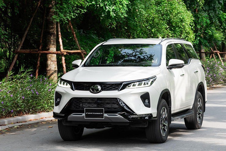 Toyota Fortuner 2026: Chi tiết giá lăn bánh và thông số kỹ thuật mới nhất