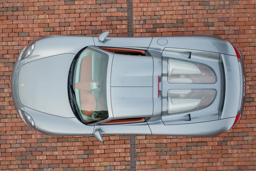 Siêu xe Porsche hơn 21 tỷ đồng nằm ngoài danh sách dùng xăng E10
