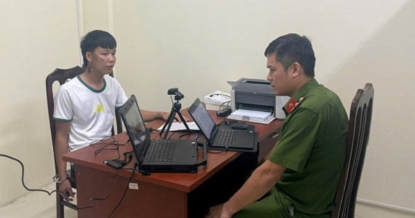 Tạm giữ 2 đối tượng lao xe vào CSGT