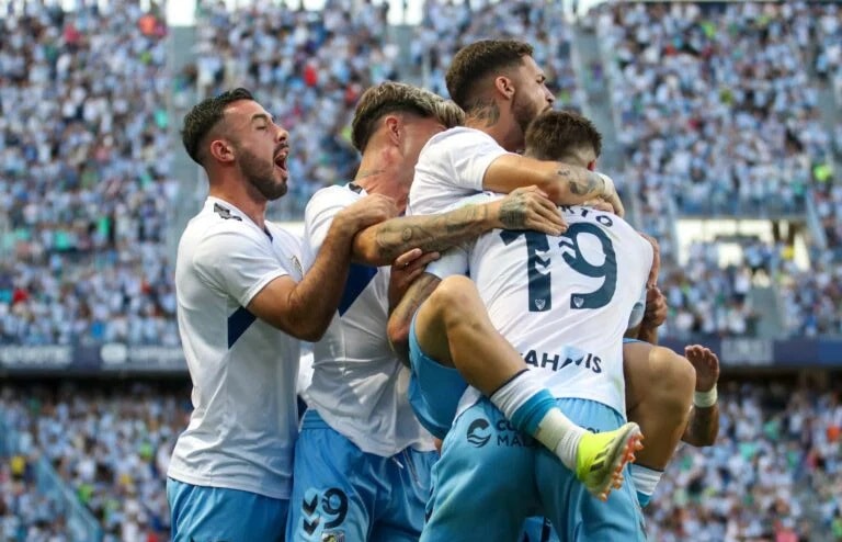 Malaga đánh bại Almeria 2-1, chính thức trở lại La Liga sau 8 năm