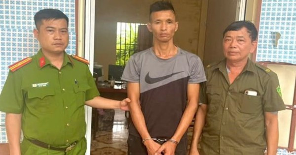 Đang xem bóng đá ở nhà, anh rể bị em vợ đâm tử vong