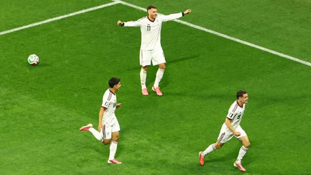 Mexico đè bẹp CH Séc 3-0: Kỷ lục vĩnh cửu của Ochoa và nỗi đau Soucek