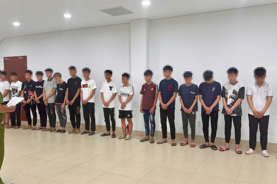 Khởi tố 14 đối tượng mang hung khí, lạng lách sau vụ gây tai nạn rồi bỏ trốn