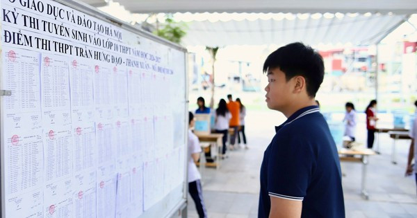 Điểm thi lớp 10 đang phúc khảo, có nên xác nhận nhập học trường trúng tuyển?