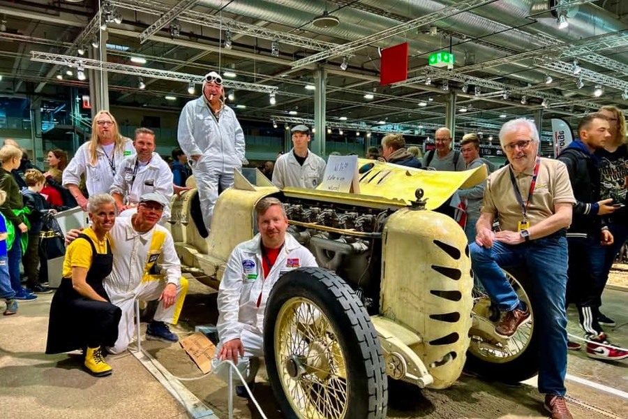 Xe đua dùng động cơ máy bay chạy gần 290 km/h từ năm 1922