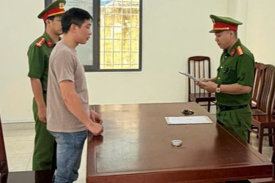 Khởi tố nam thanh niên mua bán gần 4.000 đôi giày, dép giả mạo nhãn hiệu nổi tiếng