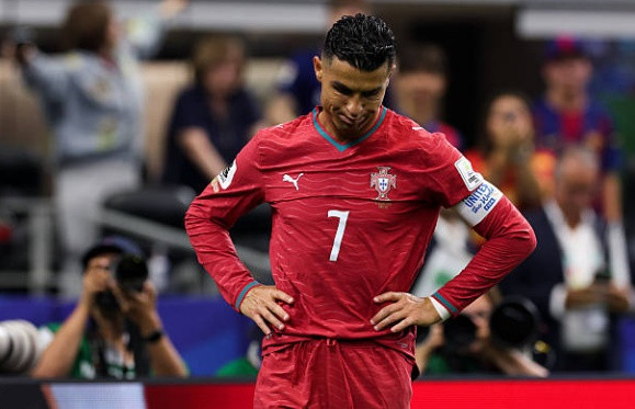 Cristiano Ronaldo rơi lệ chia tay World Cup 2026 sau thất bại trước Tây Ban Nha