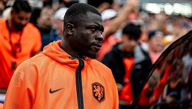Sunderland quyết giữ chân Brian Brobbey trước sự chèo kéo từ Man United