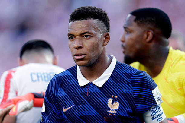 Pháp vs Morocco: Kylian Mbappe sẵn sàng trừng phạt tử huyệt của Achraf Hakimi tại tứ kết World Cup 2026