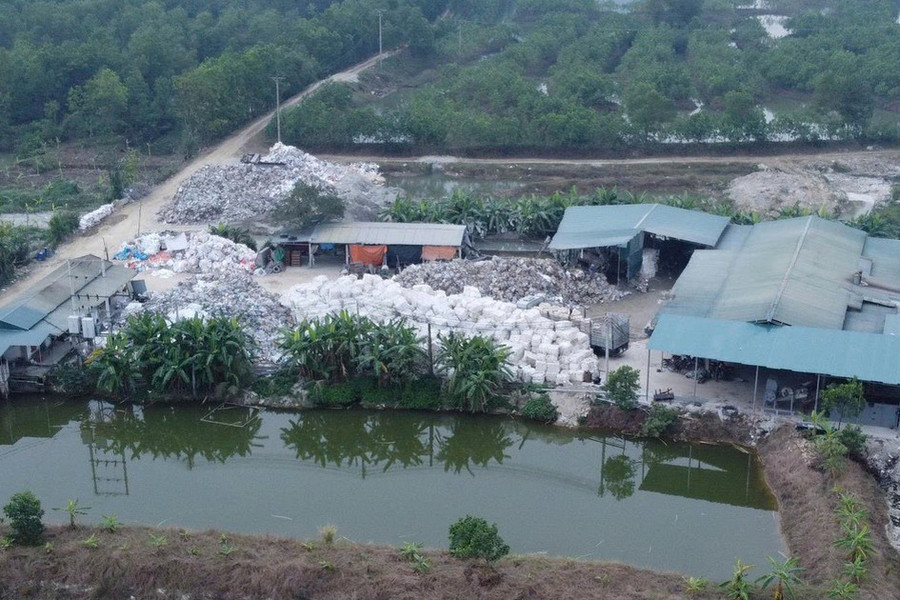 Thanh Hóa: Khởi tố 3 chủ cơ sở tái chế bao bì gây ô nhiễm