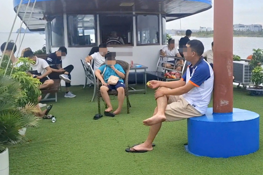Không mặc áo phao khi đi tàu, thuyền: Hành khách sẽ bị xử phạt thế nào?