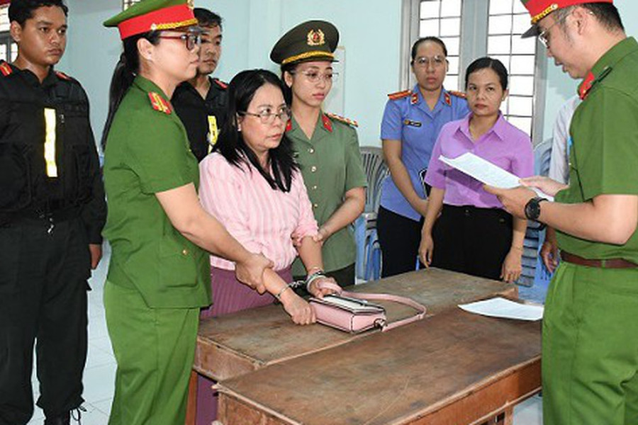 Khởi tố người phụ nữ từng lĩnh 5 năm tù vì tham ô