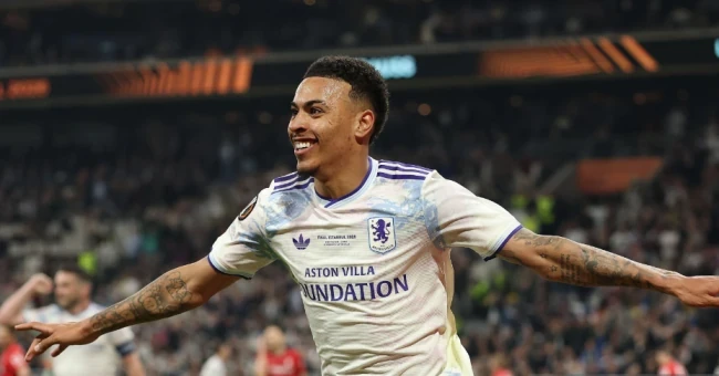Chelsea chiêu mộ Morgan Rogers với giá 117 triệu bảng, phá kỷ lục bóng đá Anh