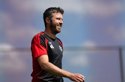 Michael Carrick đại tu tuyến giữa: Man Utd rũ bỏ hình ảnh phản công để kiểm soát tuyệt đối