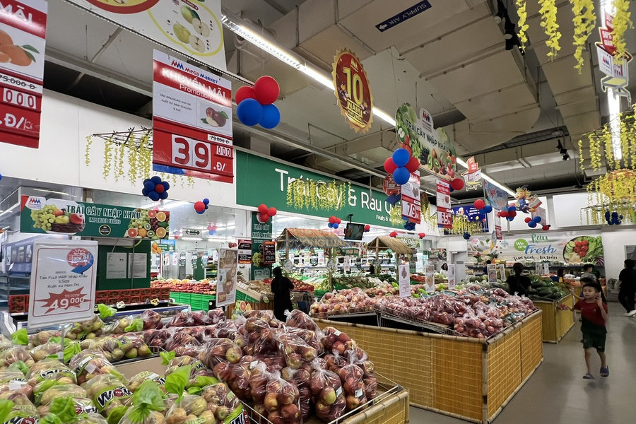 Nhiều mặt hàng thực phẩm tươi sống tại MM Mega Market Hà Đông thiếu thông tin tem nhãn