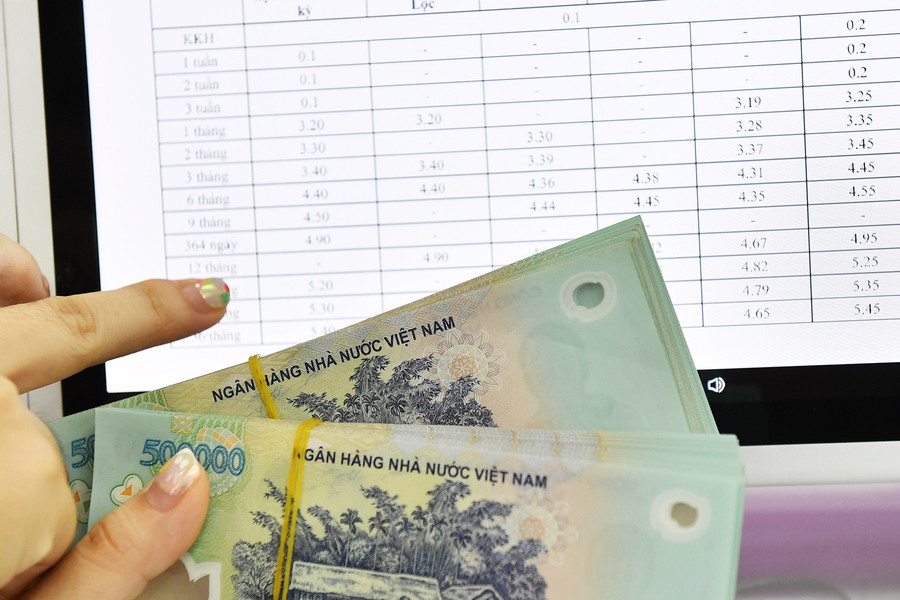 Gửi tiết kiệm 300 triệu đồng: chọn kỳ hạn cố định hay linh hoạt để giảm rủi ro mất lãi