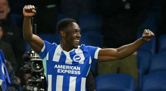 Chelsea chiêu mộ Danny Welbeck: Gary Neville chỉ trích Man Utd vì bài học quá khứ