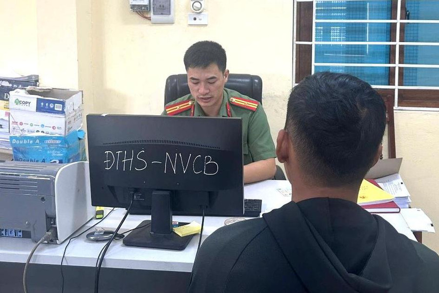 Giám đốc công ty thẩm mỹ viện làm giả chứng chỉ bán cho nhiều khách hàng