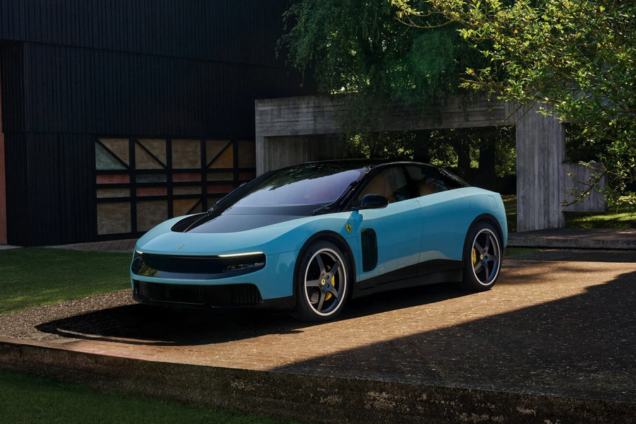 Xe điện đầu tiên của Ferrari bị chê xấu vẫn 'cháy hàng' sau hai tháng