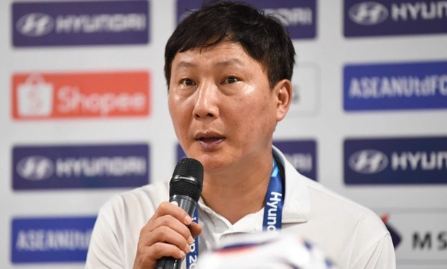 HLV Kim Sang-sik lên tiếng về Đình Bắc và bước ngoặt thương mại FIFA