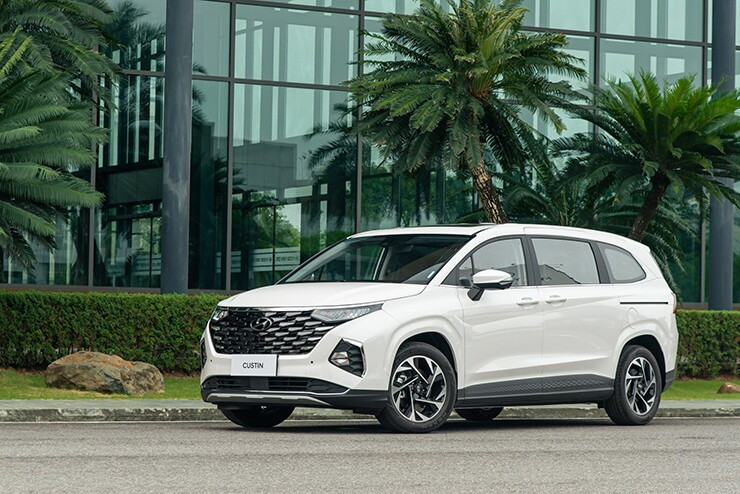 Hyundai Custin: Mẫu MPV cỡ trung 7 chỗ nhiều trang bị với giá từ 820 triệu đồng