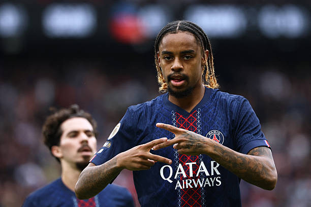 Arsenal được khuyên nẫng tay trên Bradley Barcola từ Liverpool để bảo vệ ngôi vương