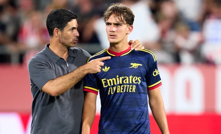 Cuộc lột xác tại học viện Arsenal sau kỷ nguyên Per Mertesacker và sự xuất hiện của thần đồng 14 tuổi