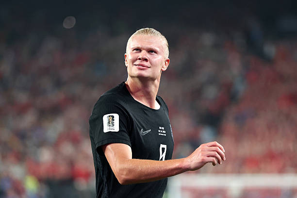 Haaland gửi lời chúc tới James Trafford khi cựu thủ môn Man City gia nhập Leeds United