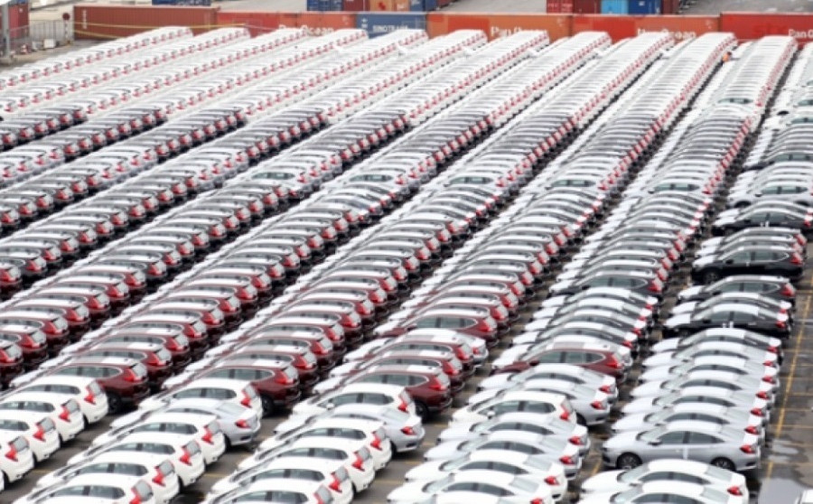 Xe ô tô nhập khẩu tăng kỷ lục, xe lắp ráp có dấu hiệu chững lại