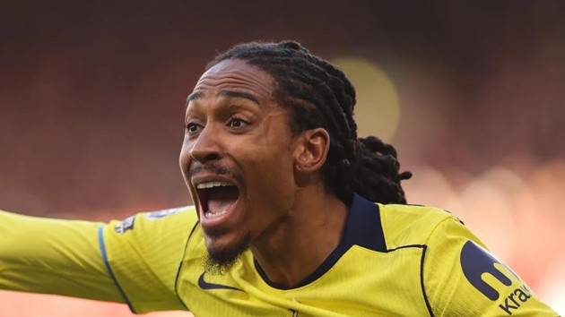Inter Milan tiến gần thỏa thuận chiêu mộ hậu vệ Djed Spence từ Tottenham với giá 30 triệu euro