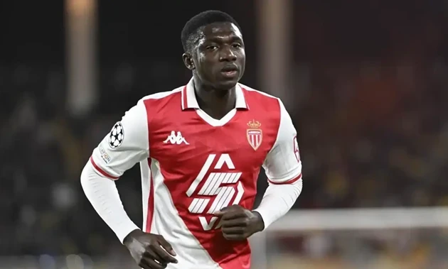 Manchester United và Chelsea quyết đấu giành Lamine Camara từ Monaco
