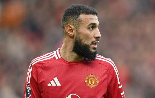 Noussair Mazraoui giải mã bản lĩnh của Manchester United sau chiến thắng kịch tính ở Dublin