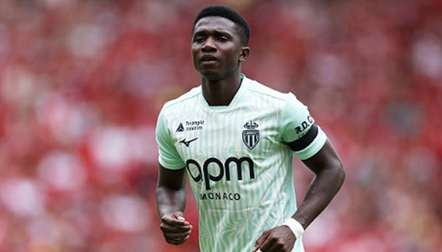 Manchester United quyết tâm chiêu mộ Lamine Camara nhằm tái thiết toàn diện khu trung tuyến