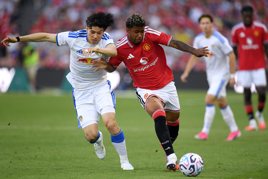 Thủ quân Bruno Fernandes chọn tân binh Andrey Santos là cầu thủ đáng xem nhất tại Manchester United