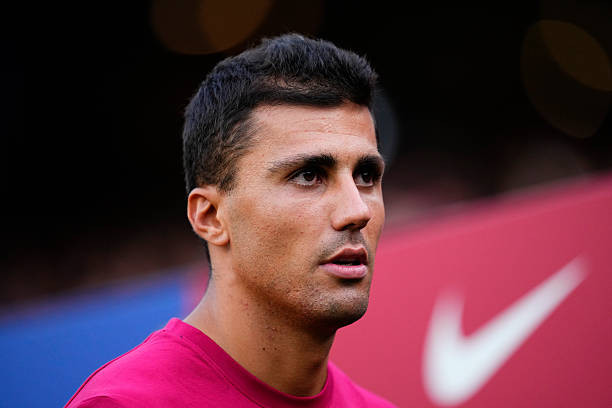 Tiền vệ Rodri hoàn tất buổi tập đầu tiên tại Barcelona, sẵn sàng bước vào trận ra mắt