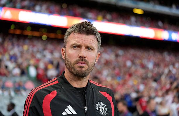 HLV Michael Carrick tái thiết tuyến giữa Man Utd bằng triết lý thông minh và chuẩn xác