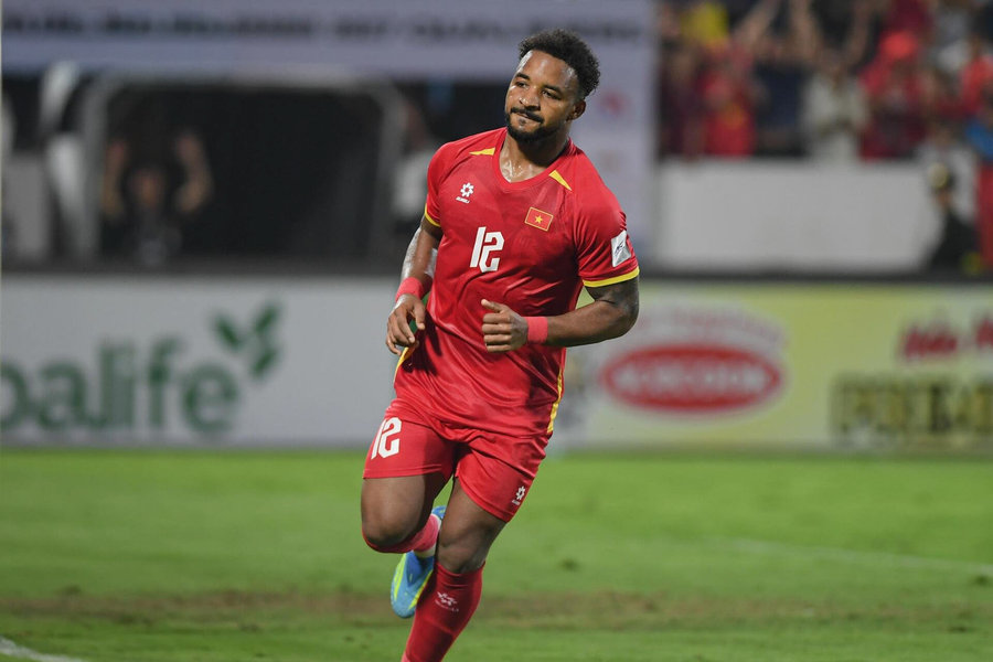 Tỏa sáng tại chung kết ASEAN Cup, Xuân Son được tặng xe điện Jaecoo J5 EV