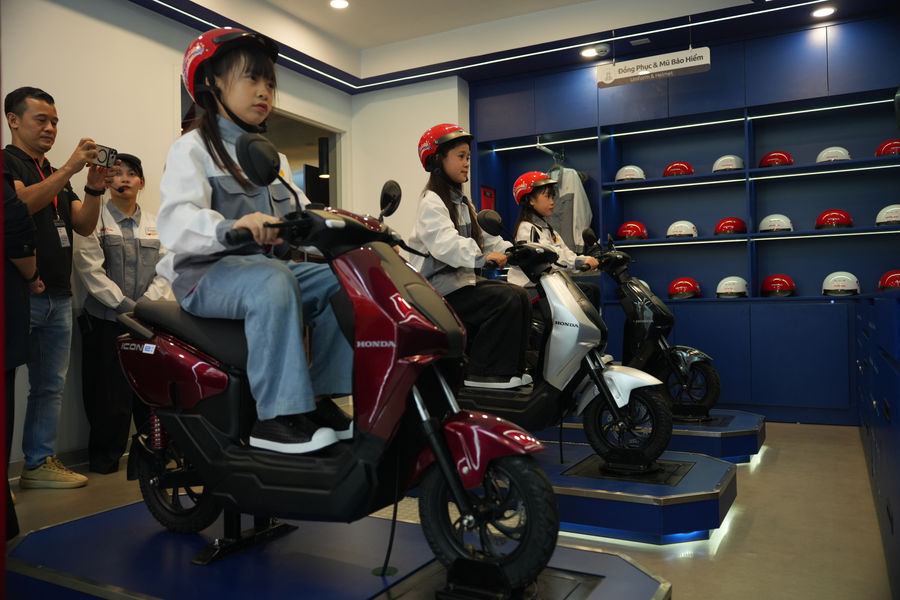 Honda mở trung tâm trải nghiệm công nghệ xe máy điện dành cho trẻ em tại Hà Nội